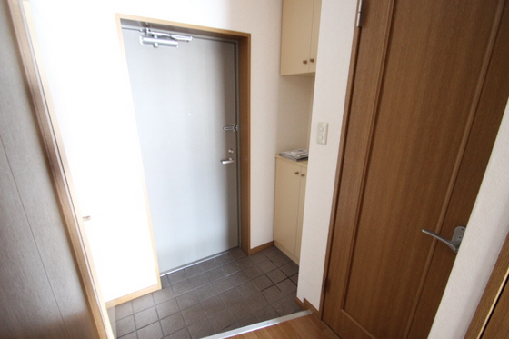 玄関　※別部屋の写真です