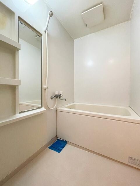 バス・シャワールーム　?