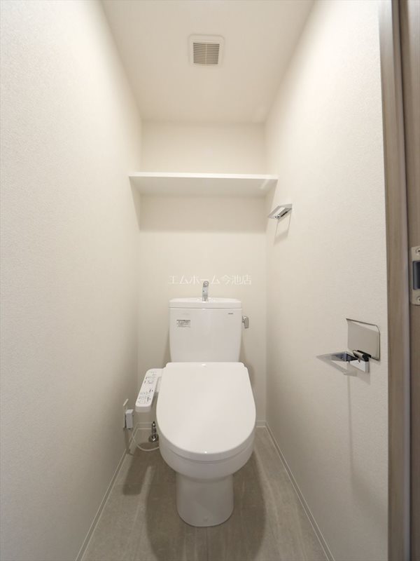 トイレ　温水洗浄便座付トイレ