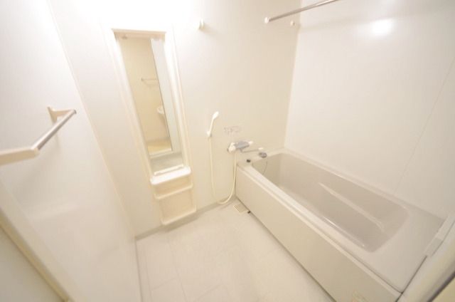 バス・シャワールーム　☆追い焚き・浴室乾燥付き☆