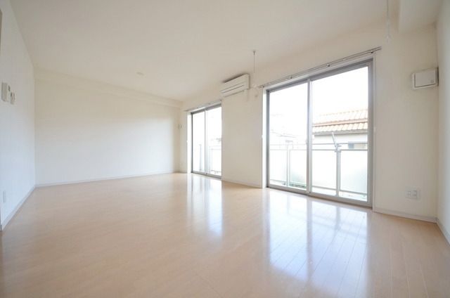 居室・リビング　☆開放感のあるＬＤＫは15.6帖☆