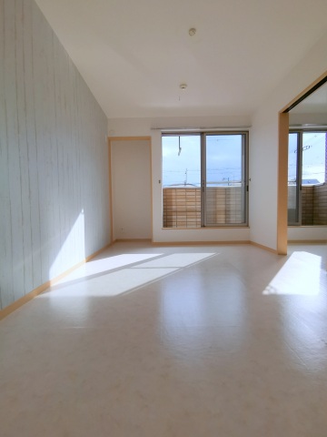 その他部屋・スペース　南向きで明るい洋室