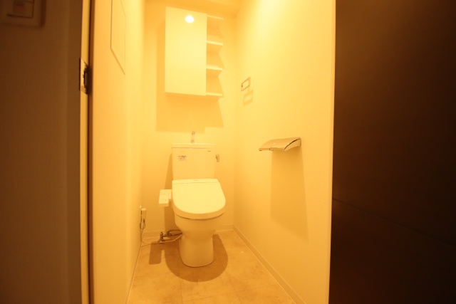 トイレ　※別室の参考写真の為、現況優先です。