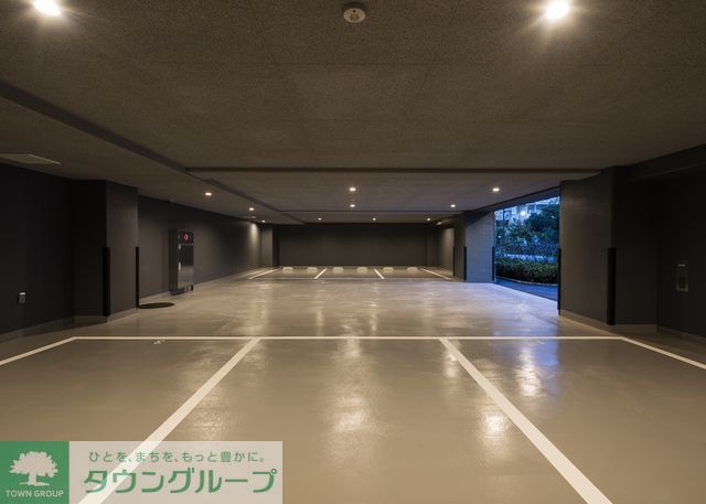 駐車場　駐車場があるので、車を買う予定の方も安心です