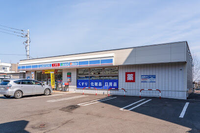 コンビニ　ローソン札幌平岸8条十三丁目店（コンビニ）まで584m