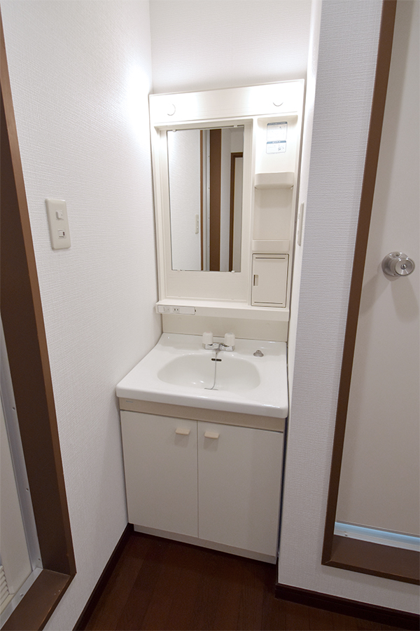 洗面設備　異なる場合は現況を優先します。