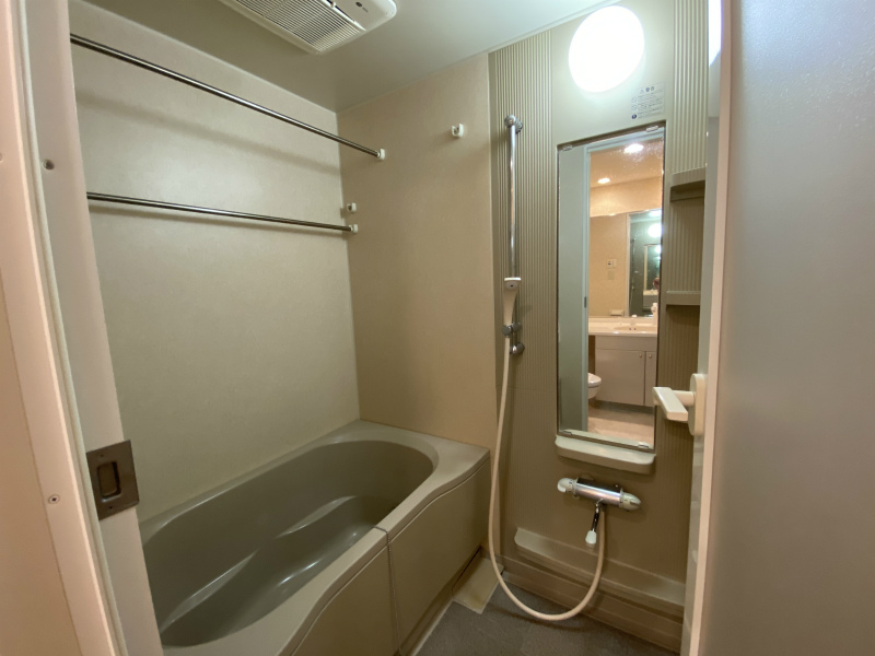 バス・シャワールーム　バス