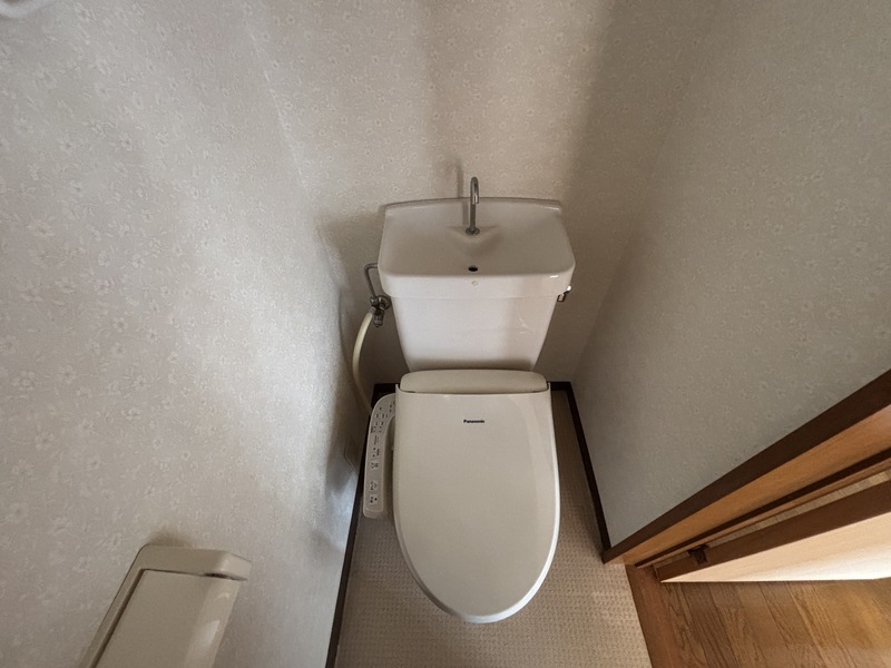 トイレ　温水洗浄便座