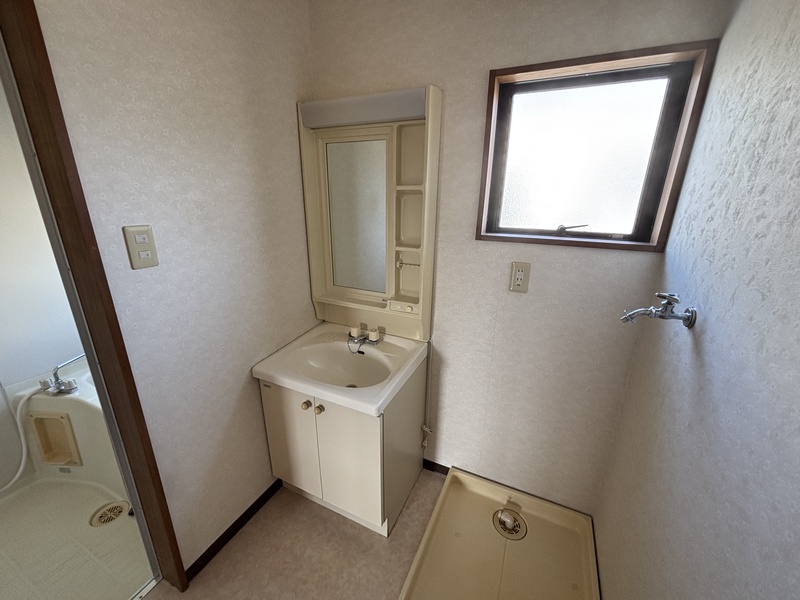 洗面設備　洗面化粧台、室内洗濯機置き場