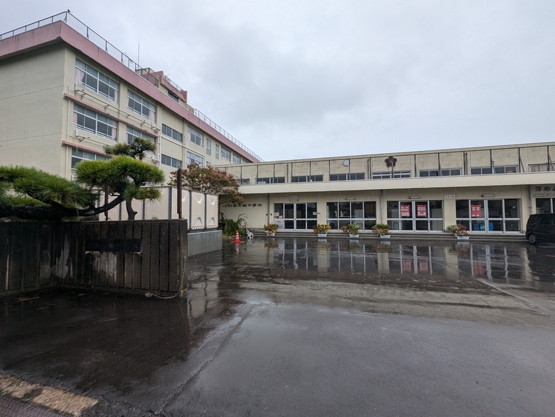 中学校　新潟市立坂井輪中学校（中学校）まで1100m