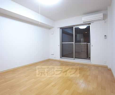 居室・リビング　広々とした部屋です。