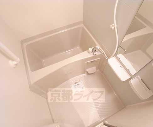 バス・シャワールーム　浴室乾燥機付きのお風呂です。