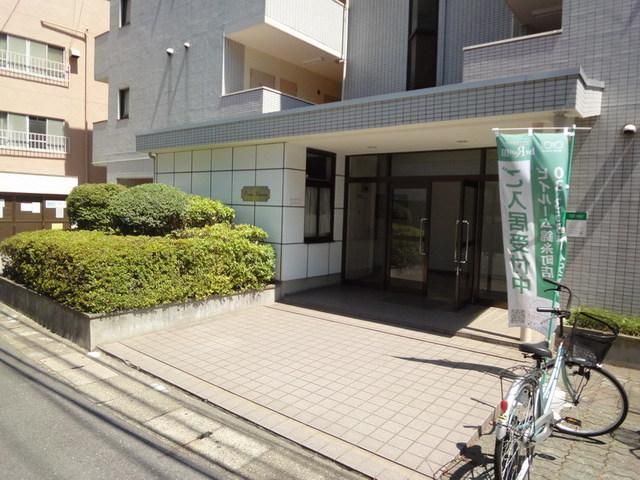 エントランス　オートロック付きのエントランス