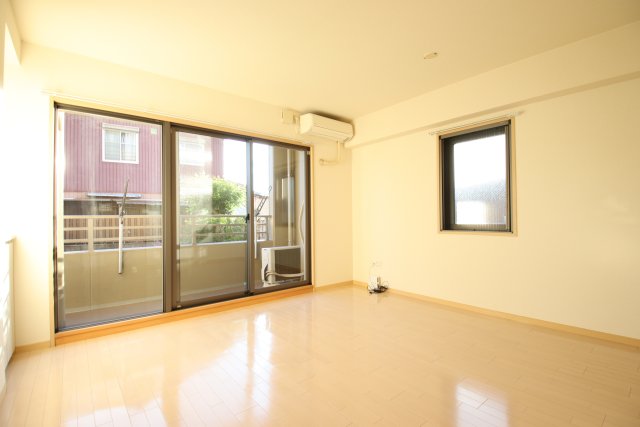 居室・リビング　※別室の参考写真の為、現況優先です。