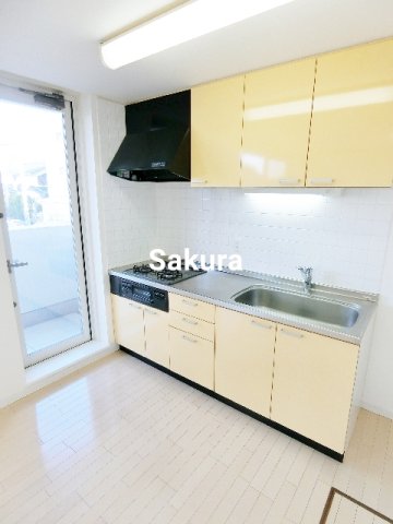 キッチン　広々使える快適な調理スペースです♪