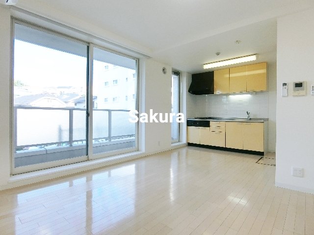 居室・リビング　開放感のあるゆったりとしたお部屋です♪