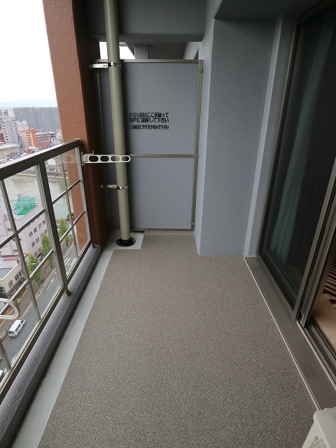 バルコニー　※別号室の参考写真になります。