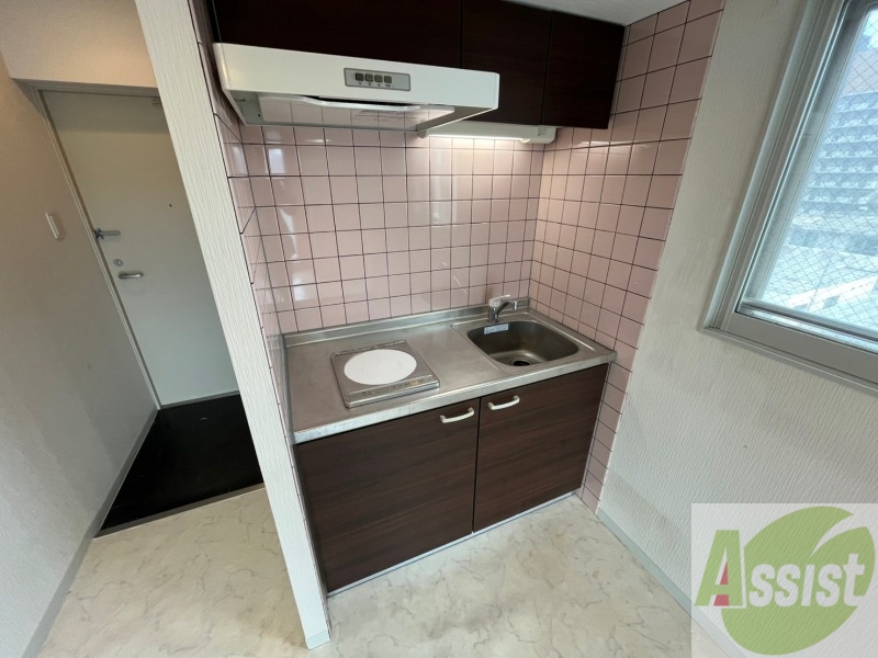 キッチン　キッチンです。一人暮らしなら十分な大きさですね。