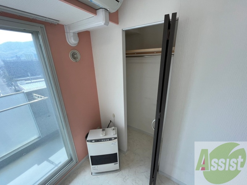 収納　寝室の収納です。部屋がすっきり片付きます。