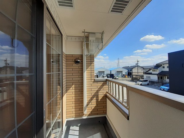 バルコニー　バルコニーからの眺めを楽しみながら食事をしませんか