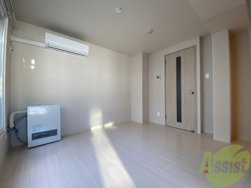 居室・リビング　広々としたリビングですね。使い勝手がよさそうですね！