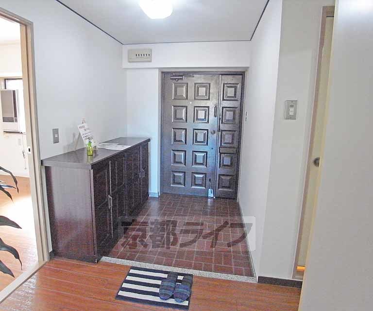 その他設備　まるで一軒家のような広い玄関です