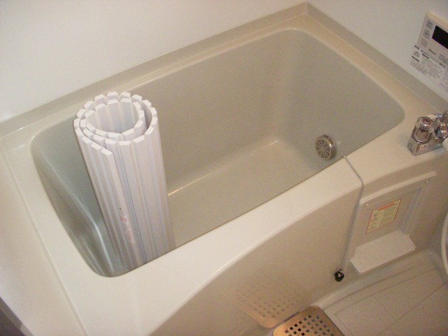 バス・シャワールーム　追い焚き機能も付いています。