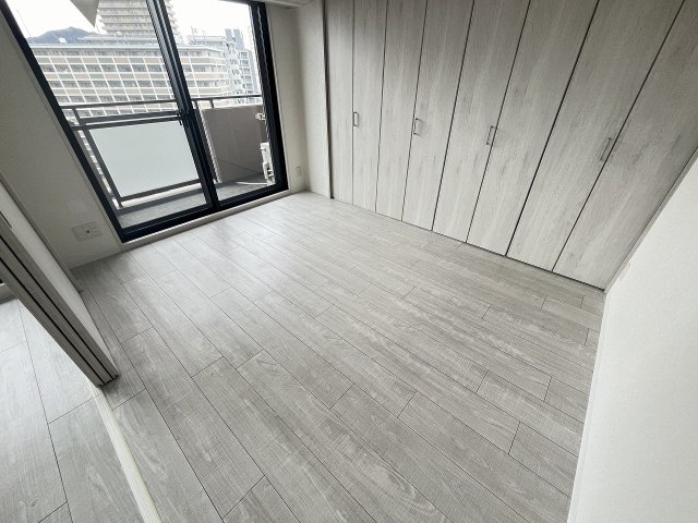 その他部屋・スペース　開放的な寝室です