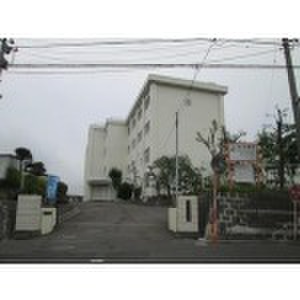 中学校　仙台市立南光台中学校（中学校）まで240m