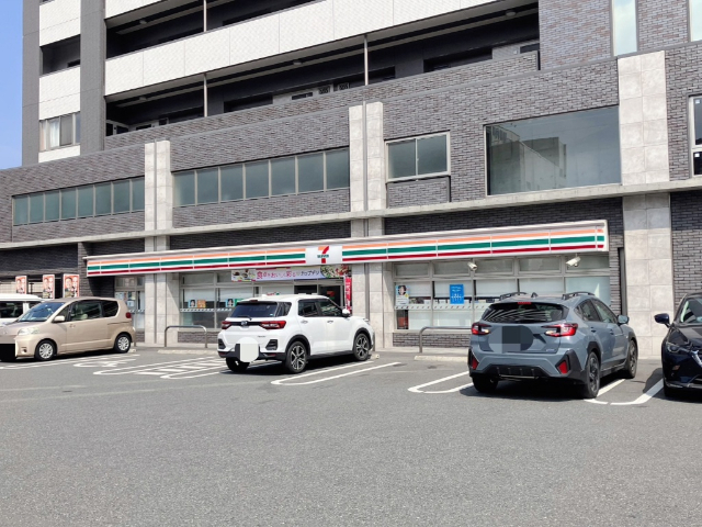 コンビニ　セブンイレブン小倉朝日ヶ丘店（コンビニ）まで444m