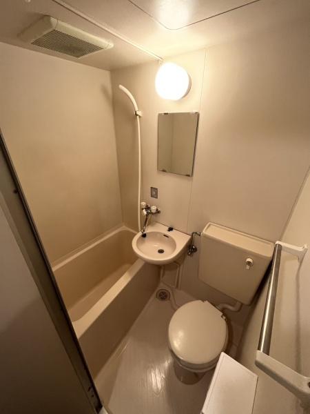バス・シャワールーム　3点ユニットバスです