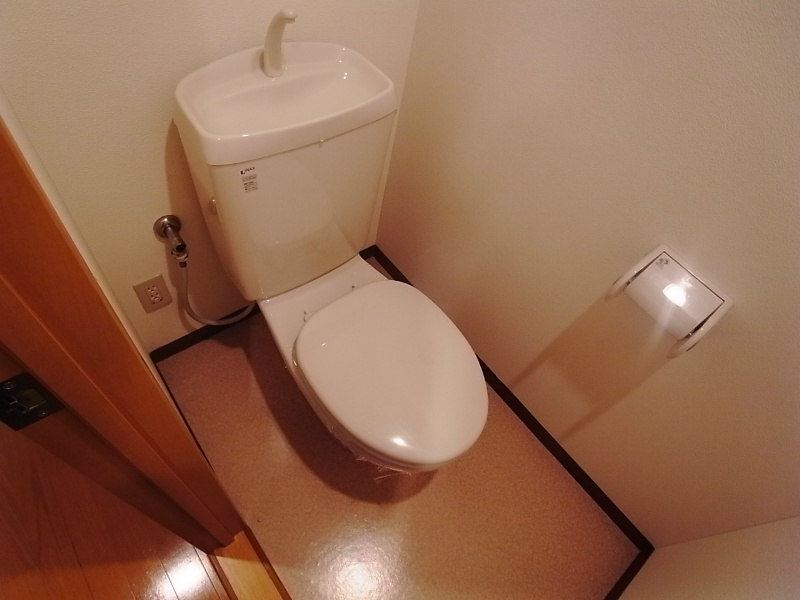 トイレ　トイレ　バストイレ別　個室トイレ