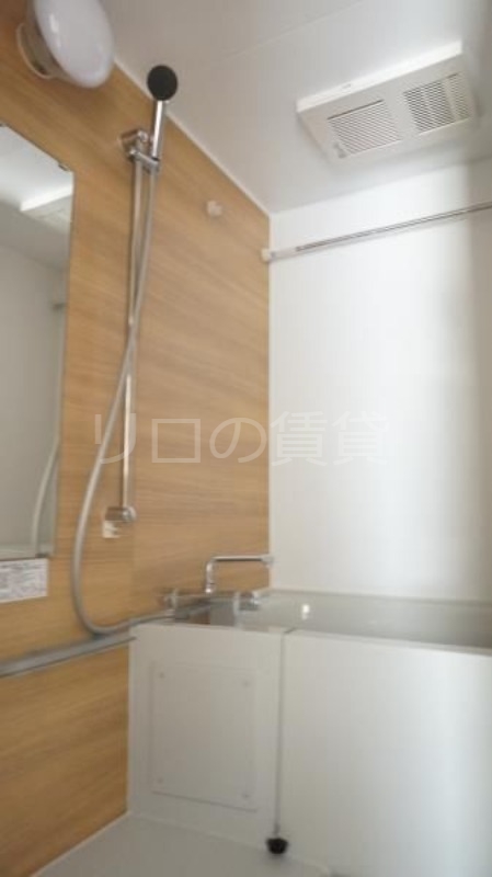 バス・シャワールーム　※同タイプ部屋参考