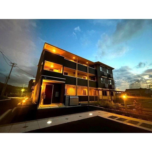 建物外観　夜間イメージ