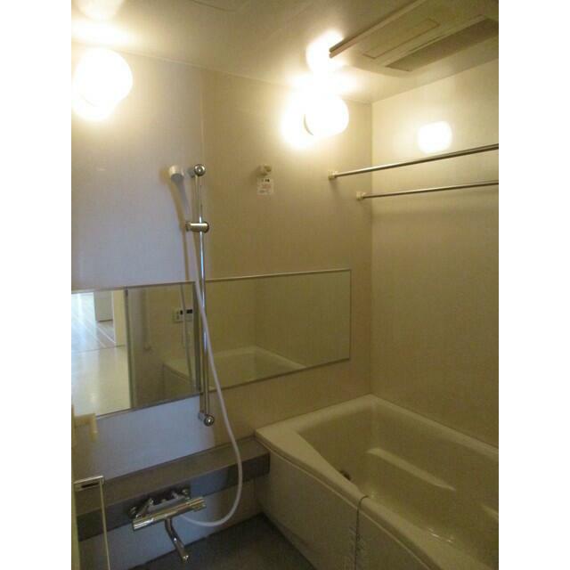 バス・シャワールーム　Rタイプ2016年12月撮影 同タイプ807号室の写真です。