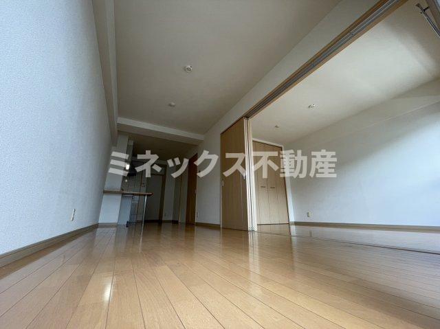 居室・リビング　同タイプのお部屋の写真。現況を優先します。