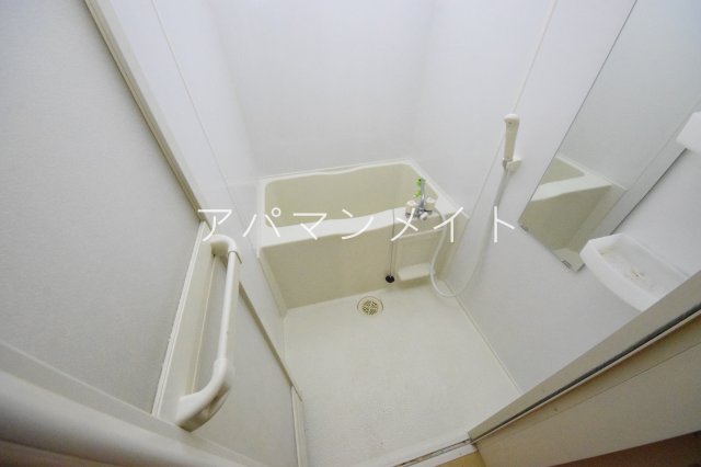 バス・シャワールーム　こちらで疲れを癒してください