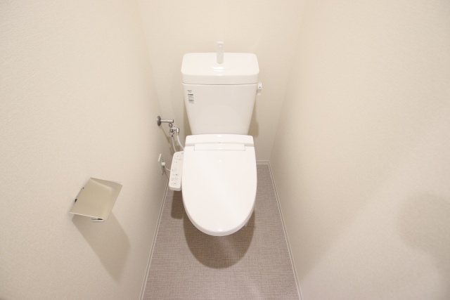 トイレ　※別室の参考写真の為、現況優先です。