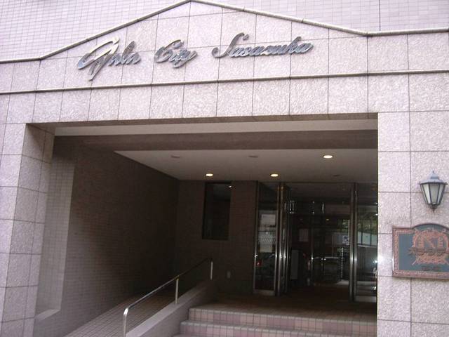 エントランス　ゆとりのあるエントランスです