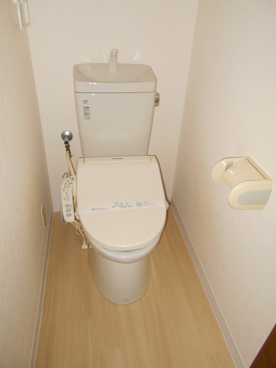 トイレ　温水洗浄便座