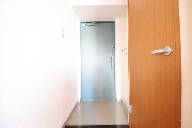 玄関　※別室の参考写真の為、現況優先です。