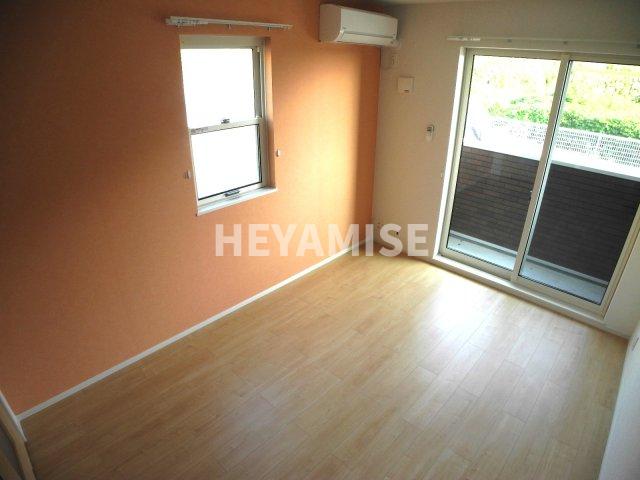 居室・リビング　※別号室写真(現状優先)※実際のお部屋に小窓は付いておりませ