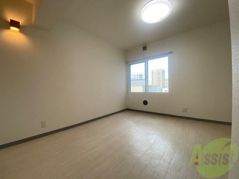 その他部屋・スペース　寝室を撮ってみました。家具の配置もしやすそう。