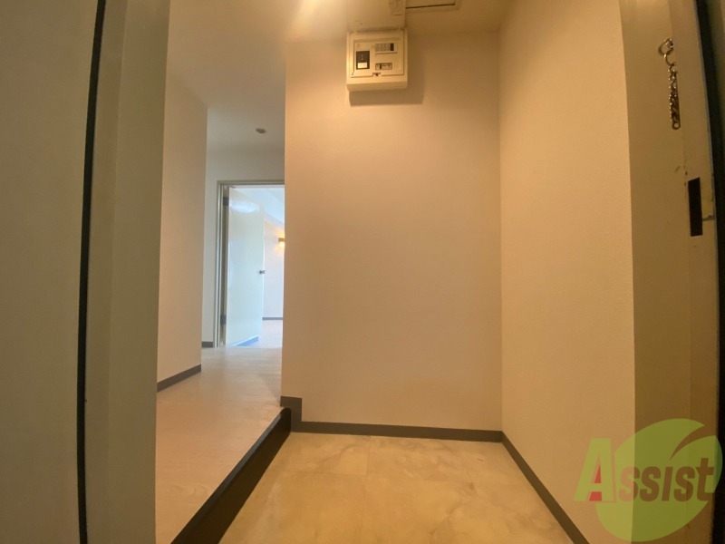 玄関　玄関の様子です。明るい印象ですね。気分もあがりそう。