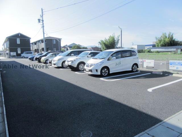 駐車場　駐車場