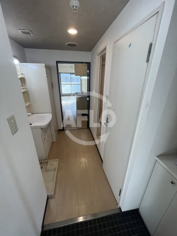 玄関　カシェット緑橋　玄関