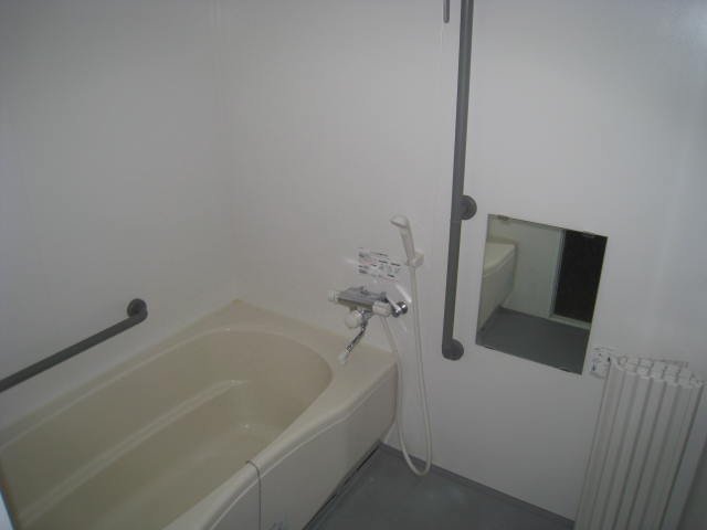 バス・シャワールーム　同物件、別号室の写真です