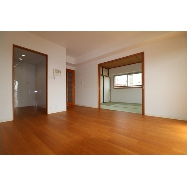 居室・リビング　同タイプ・別部屋画像