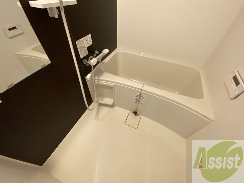 バス・シャワールーム　お風呂になります。一日の疲れを癒してくださいね。