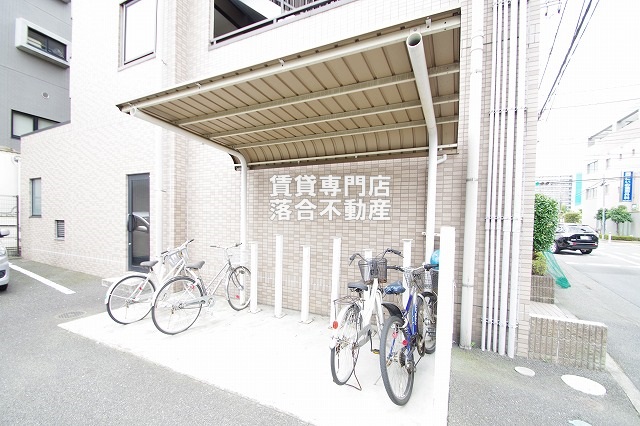 駐車場　敷地内駐輪場完備